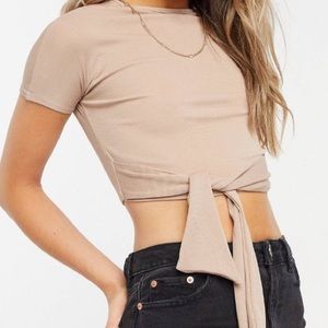 🌺2/$20 In The Style tie front crop top taupe NWT